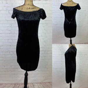 Timing Black Crush Velvet On/Off Shoulders Shirt Hem Dress